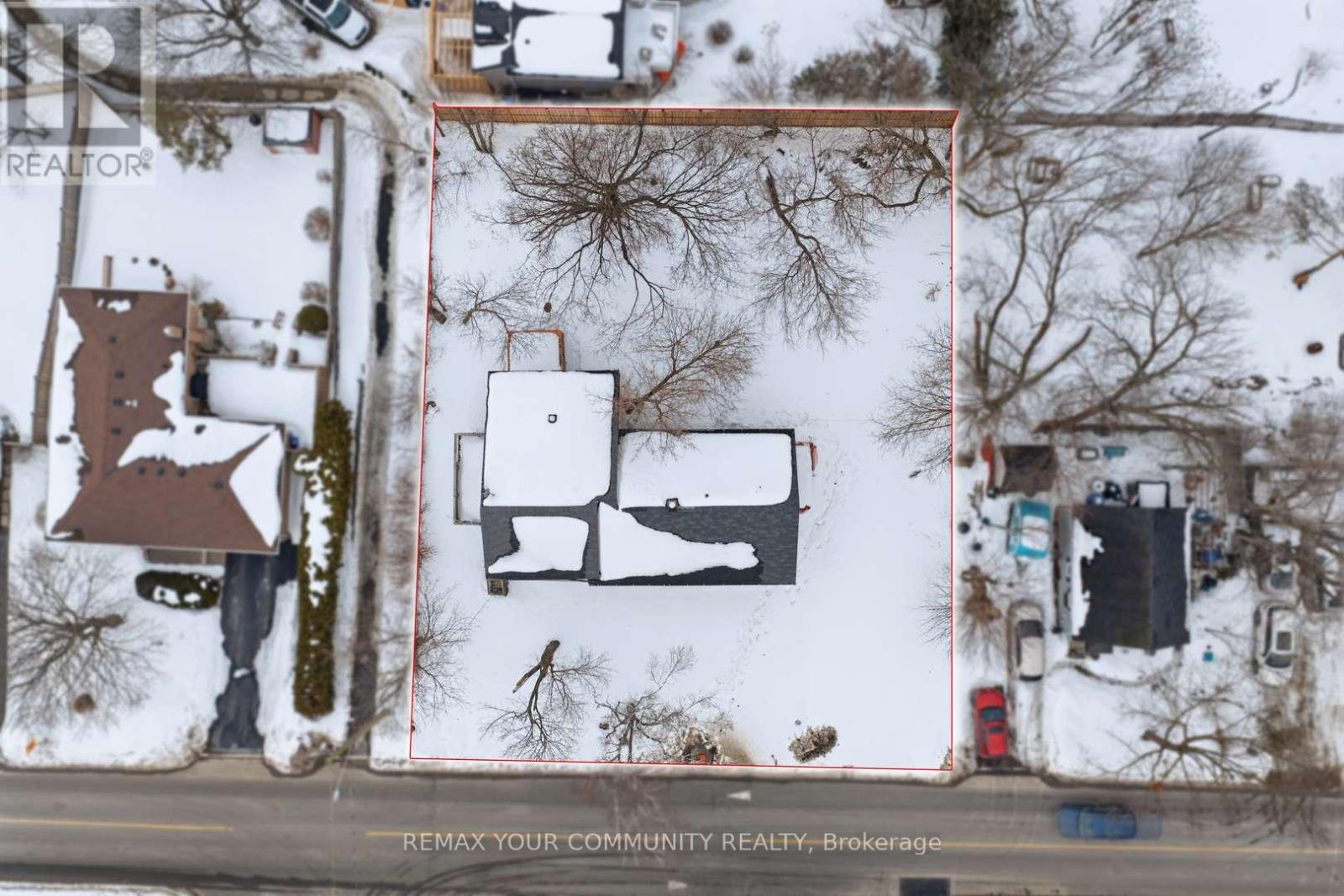 33 Walton Drive, Aurora, Ontario  L4G 1W8 - Photo 2 - N12849008