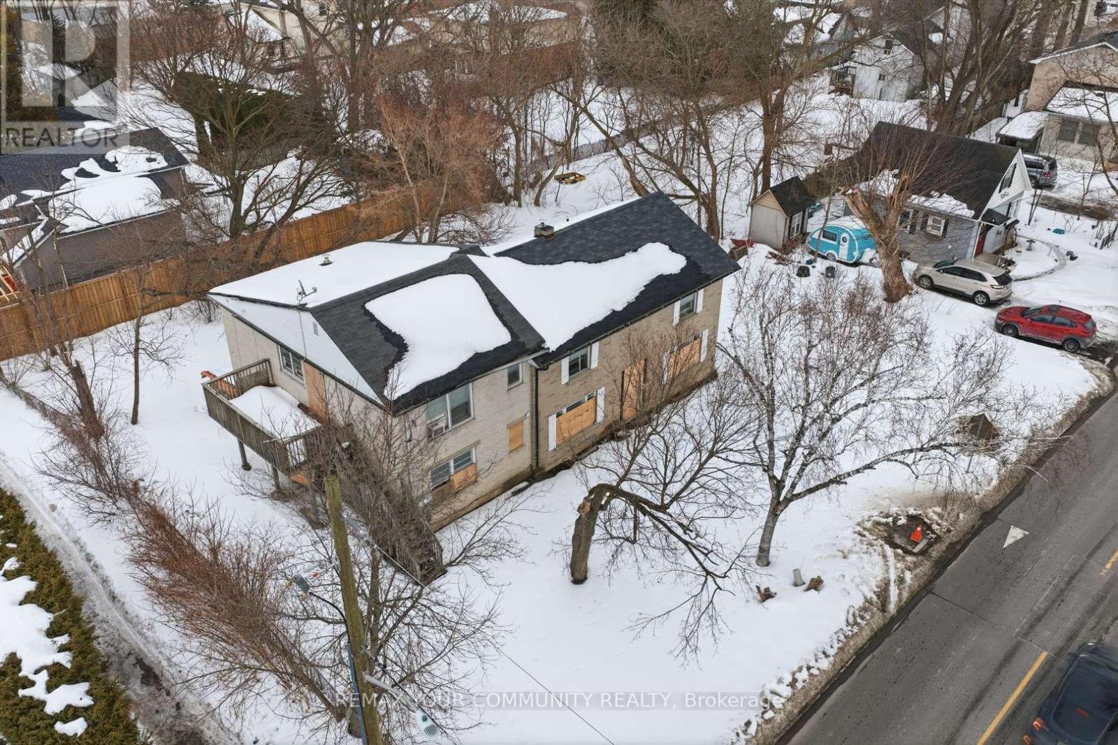 33 Walton Drive, Aurora, Ontario  L4G 1W8 - Photo 5 - N12849008