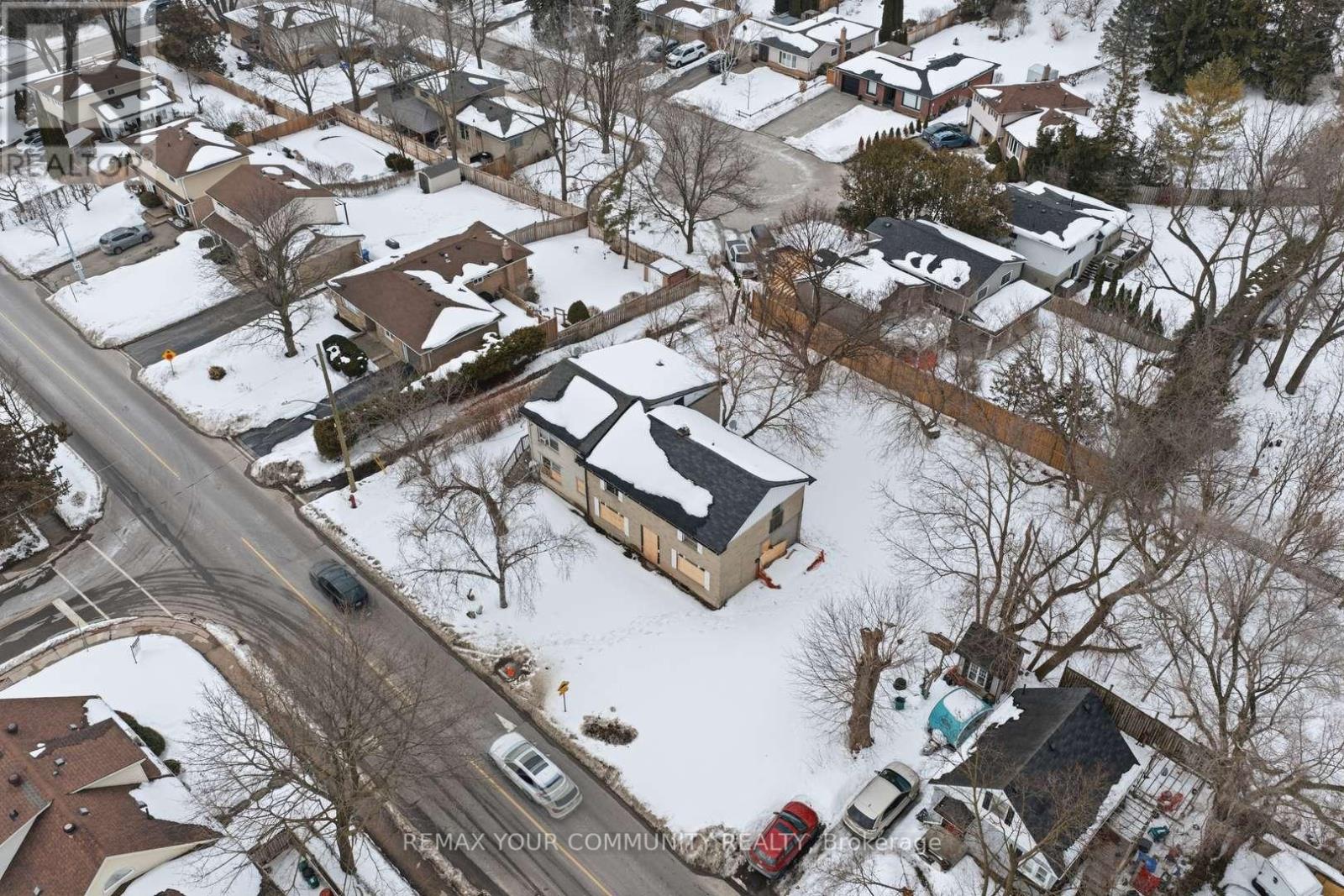 33 Walton Drive, Aurora, Ontario  L4G 1W8 - Photo 6 - N12849008