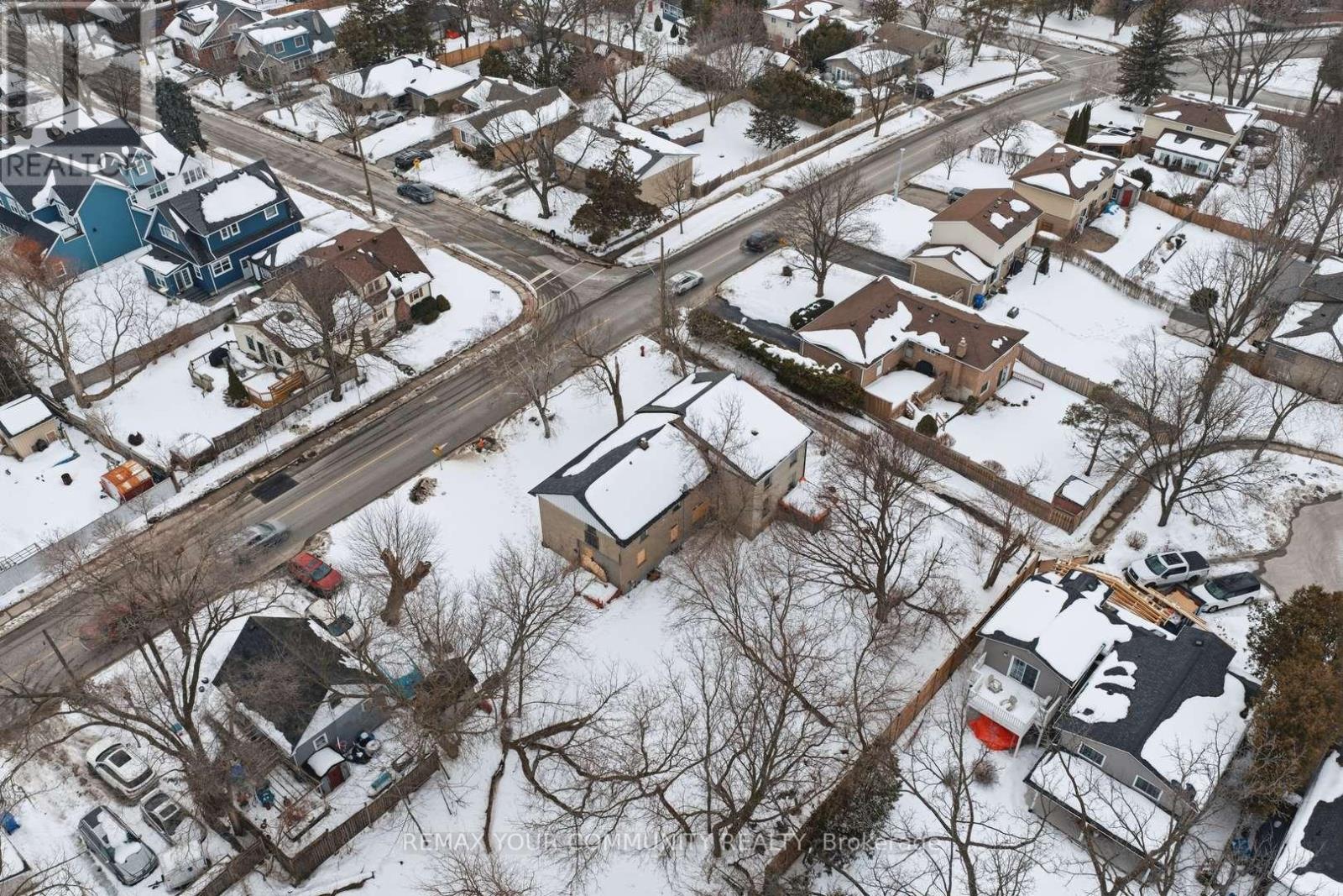 33 Walton Drive, Aurora, Ontario  L4G 1W8 - Photo 7 - N12849008