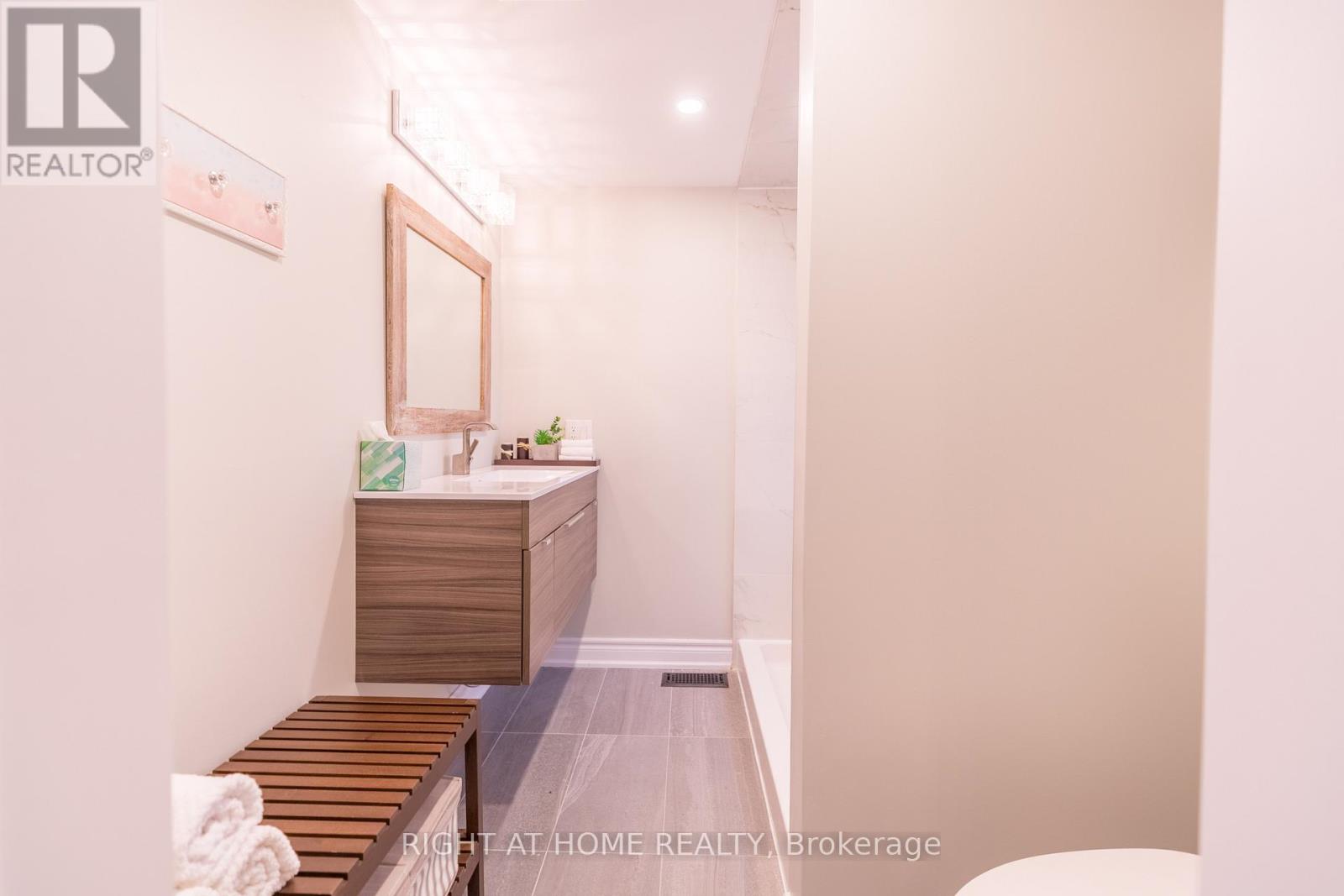 815 Rockaway Road, Georgina, Ontario  L0E 1S0 - Photo 12 - N12849014