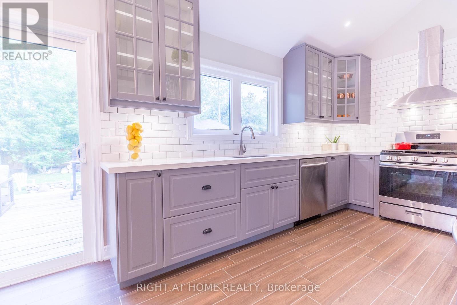 815 Rockaway Road, Georgina, Ontario  L0E 1S0 - Photo 15 - N12849014