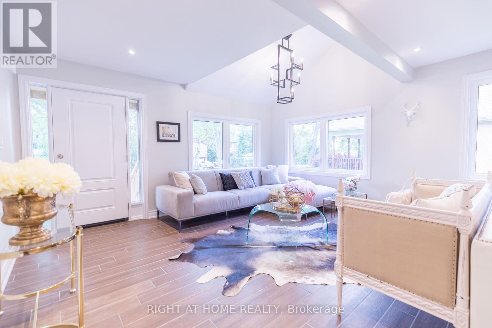 815 Rockaway Road, Georgina, Ontario  L0E 1S0 - Photo 4 - N12849014