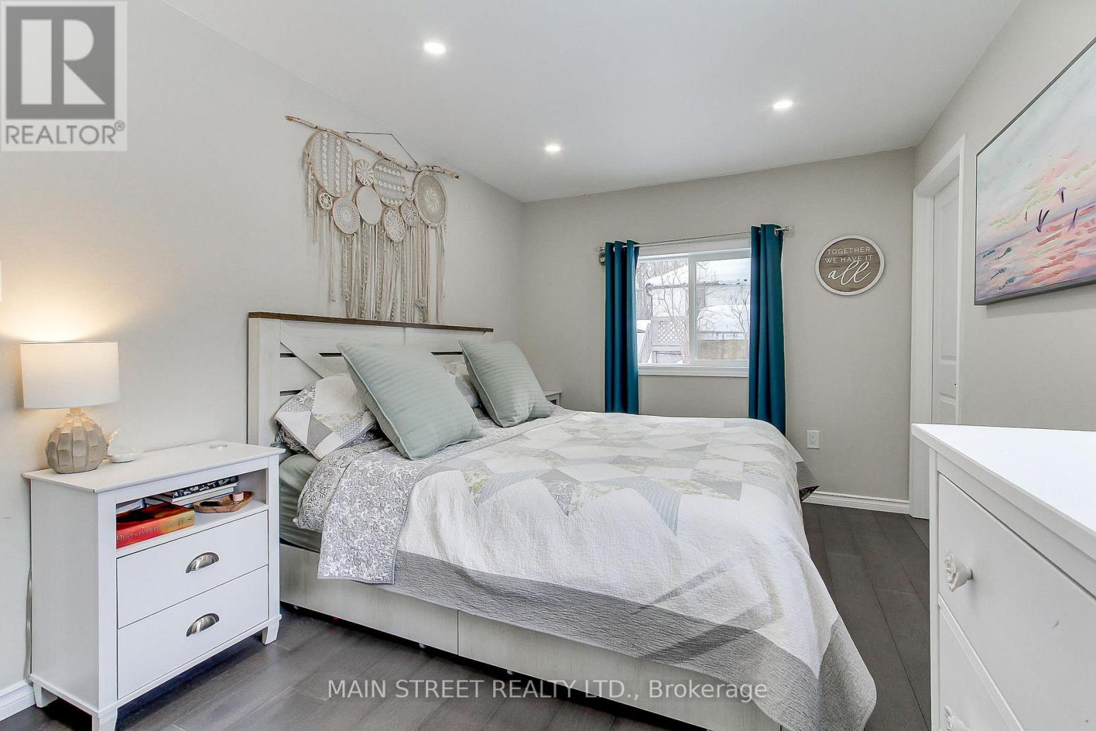 1039 Ewart Street, Innisfil, Ontario  L0L 1W0 - Photo 12 - N12849016