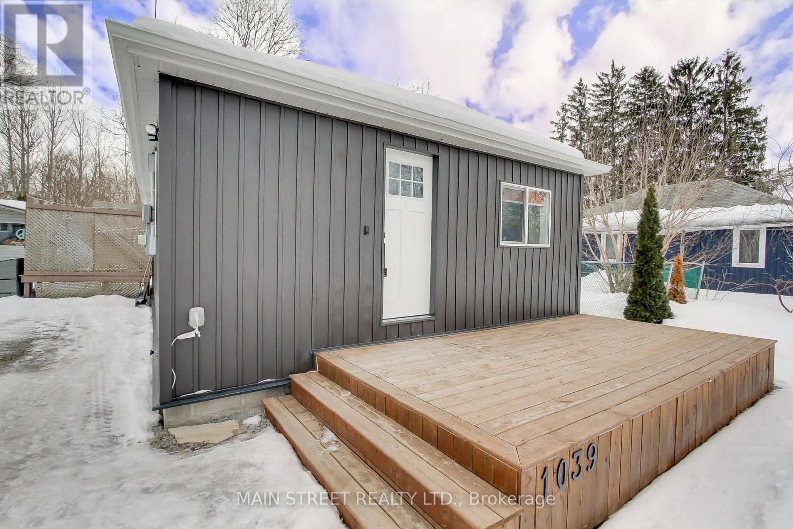 1039 Ewart Street, Innisfil, Ontario  L0L 1W0 - Photo 3 - N12849016