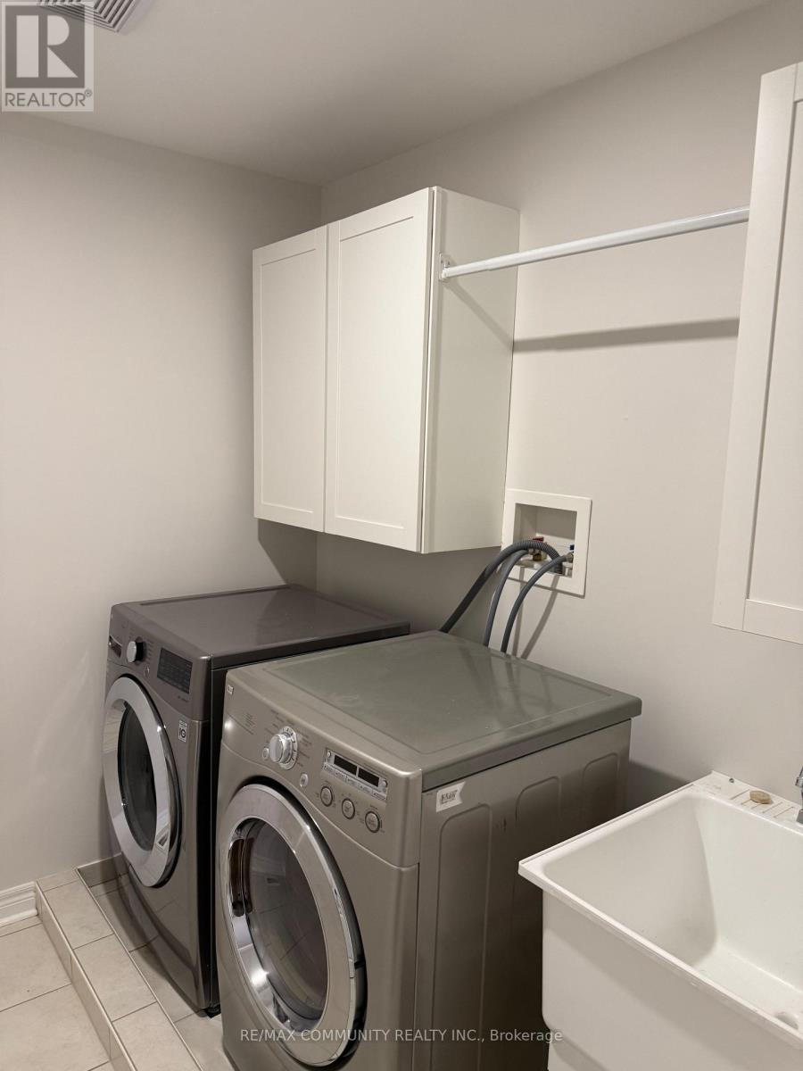 327 Mantle Avenue, Whitchurch-Stouffville, Ontario  L4A 0R9 - Photo 11 - N12849030