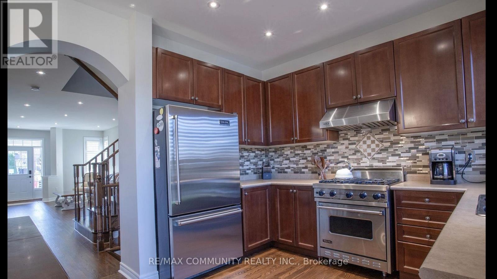 327 Mantle Avenue, Whitchurch-Stouffville, Ontario  L4A 0R9 - Photo 2 - N12849030