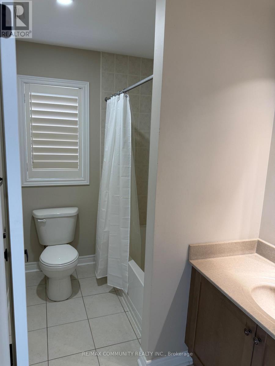 327 Mantle Avenue, Whitchurch-Stouffville, Ontario  L4A 0R9 - Photo 8 - N12849030