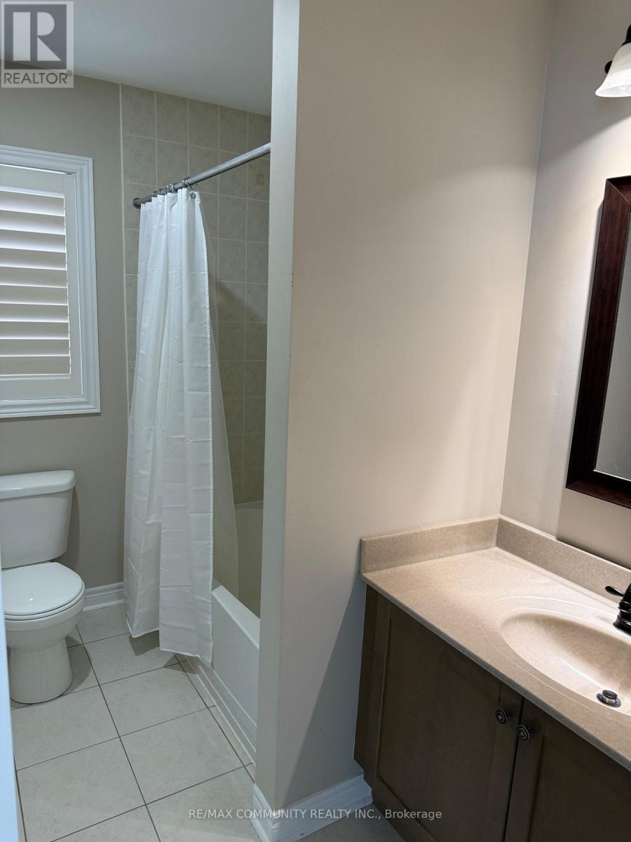 327 Mantle Avenue, Whitchurch-Stouffville, Ontario  L4A 0R9 - Photo 9 - N12849030