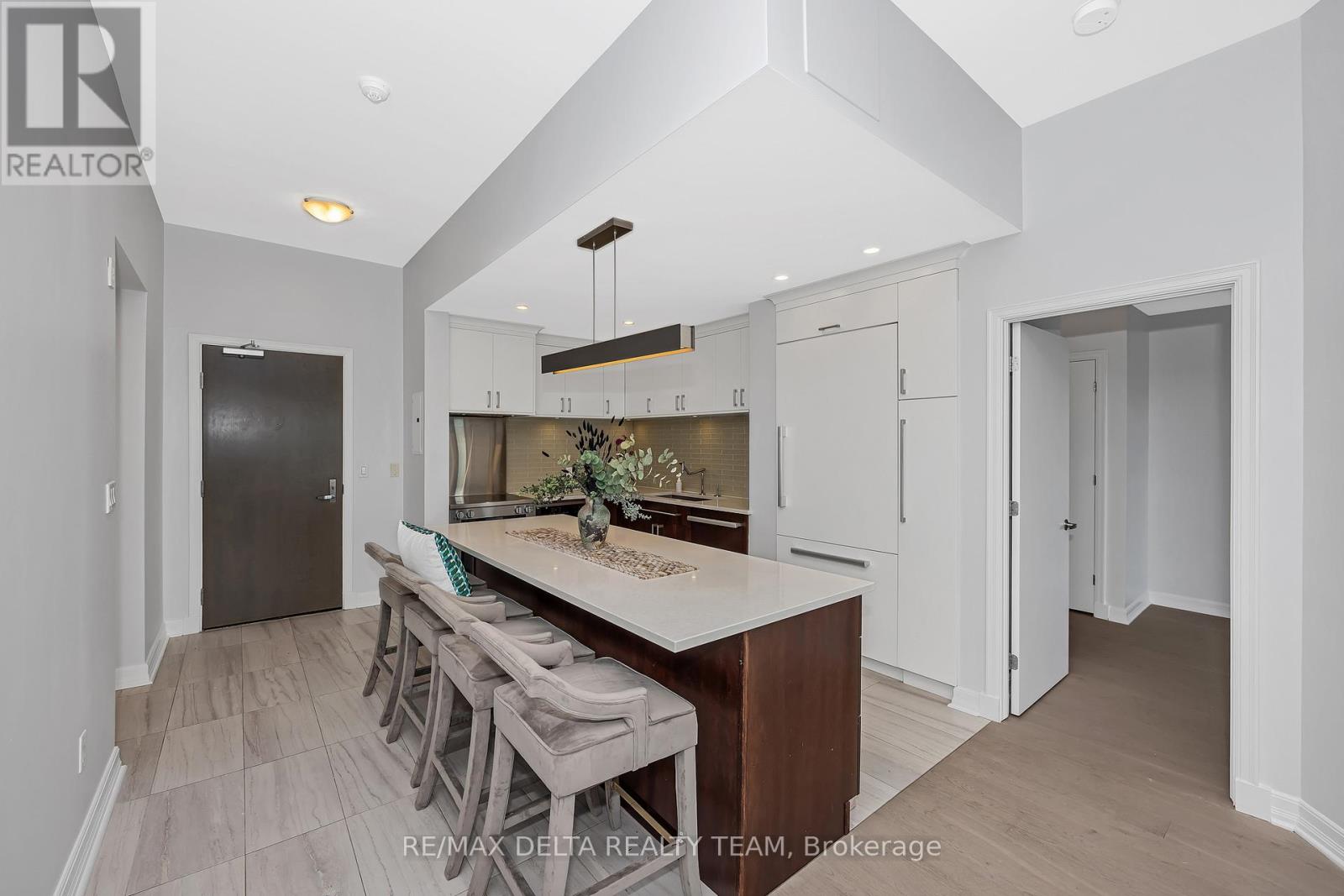 1202 - 200 Besserer Street, Ottawa, Ontario  K1N 0A7 - Photo 5 - X12848392