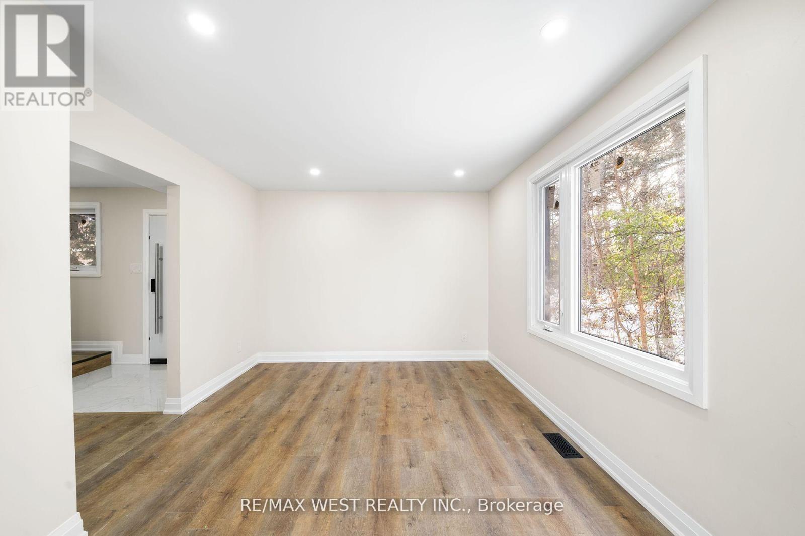 36 Wilson Court, Barrie (Allandale Heights), Ontario  L4N 5K8 - Photo 13 - S12848968