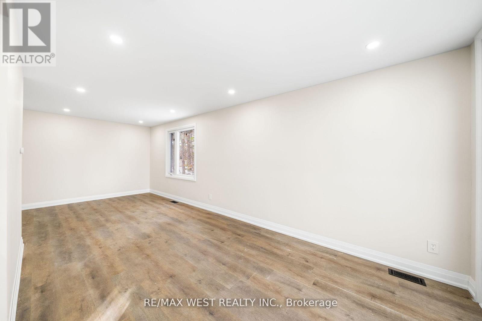 36 Wilson Court, Barrie (Allandale Heights), Ontario  L4N 5K8 - Photo 14 - S12848968