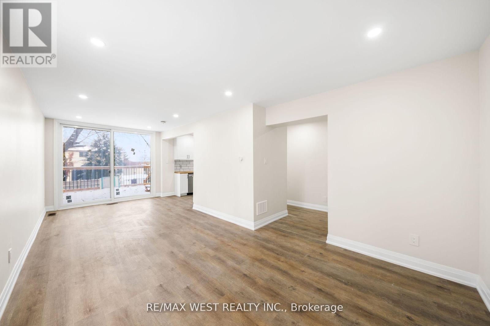 36 Wilson Court, Barrie (Allandale Heights), Ontario  L4N 5K8 - Photo 8 - S12848968