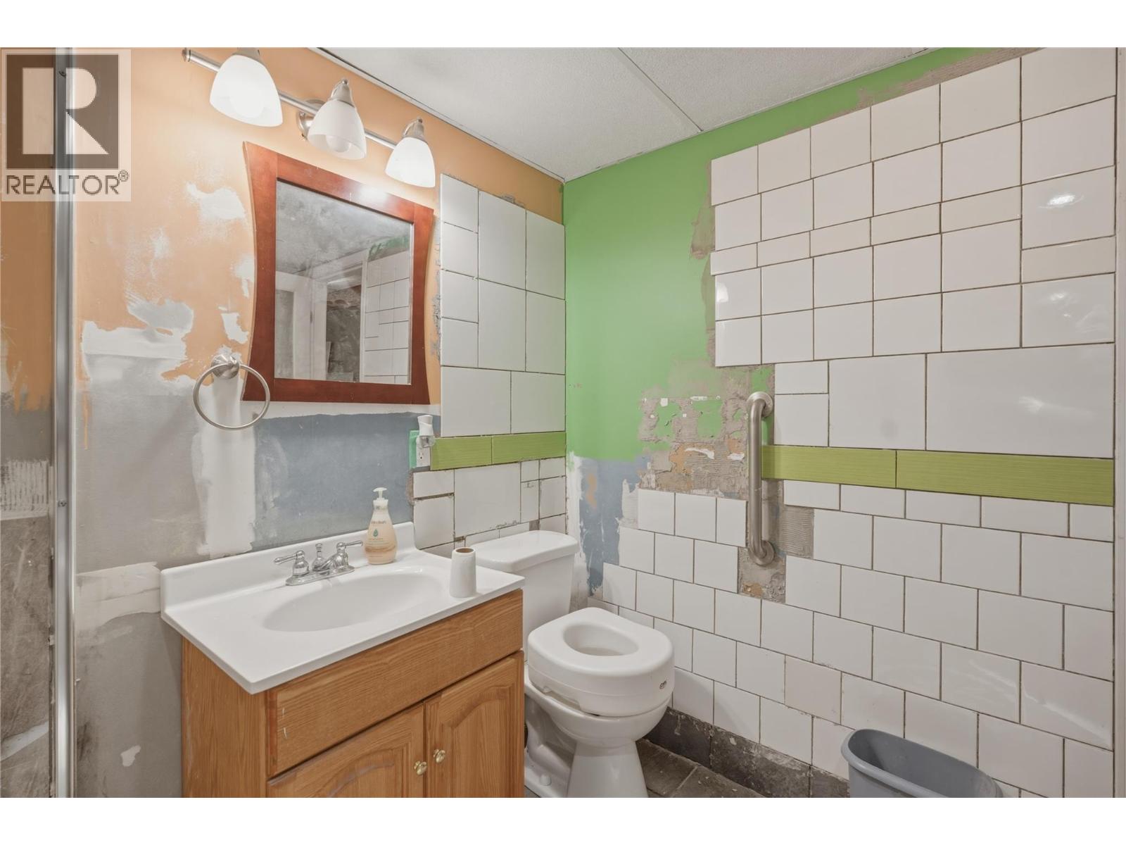 31 Beryl Drive, Logan Lake, British Columbia  V0E 1W0 - Photo 24 - 10376403