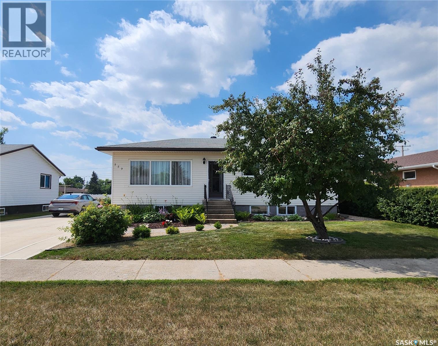 559 6th AVENUE, melville, Saskatchewan