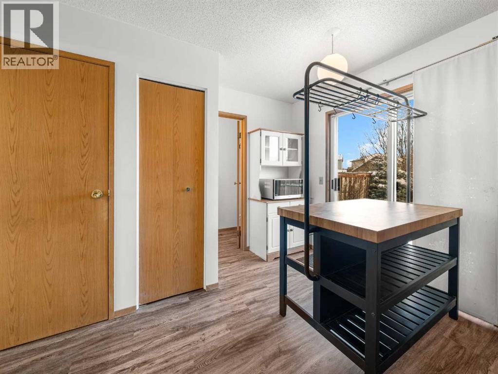 10 Martinbrook Road Ne, Calgary, Alberta  T3J 3G4 - Photo 9 - A2273996