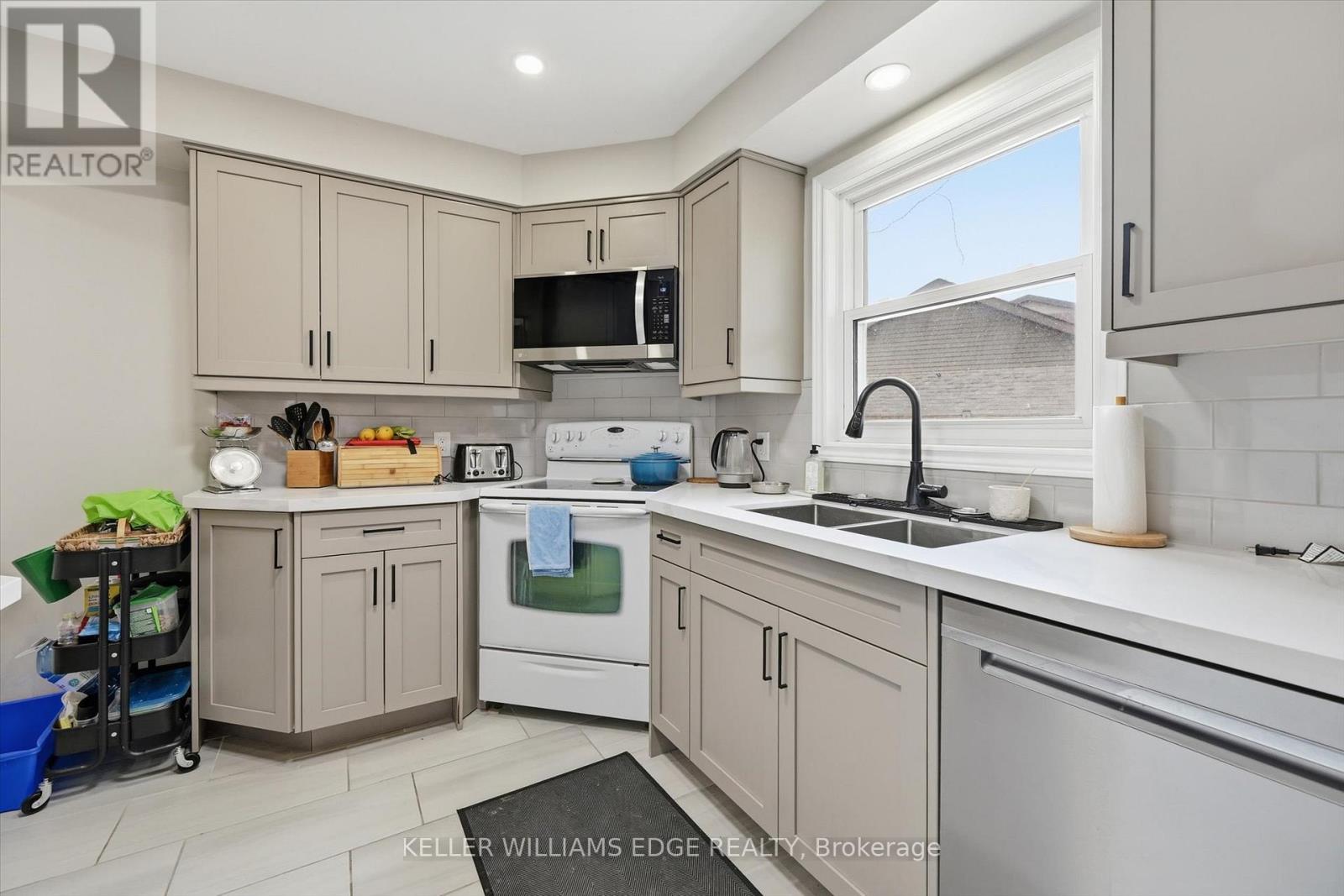 2478 Malcolm Crescent, Burlington (Brant Hills), Ontario  L7P 4A4 - Photo 15 - W12848658