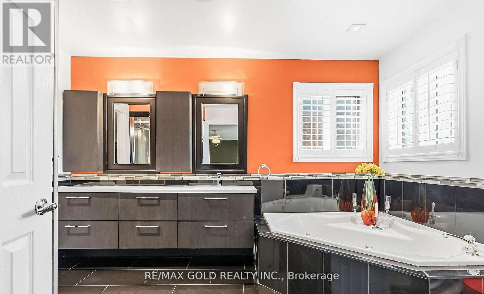 343 Bristol Road E, Mississauga, Ontario  L4Z 3V6 - Photo 19 - W12848682