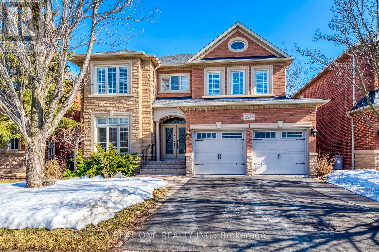 2211 North Ridge Trail, Oakville, Ontario  L6H 6W2 - Photo 1 - W12848694