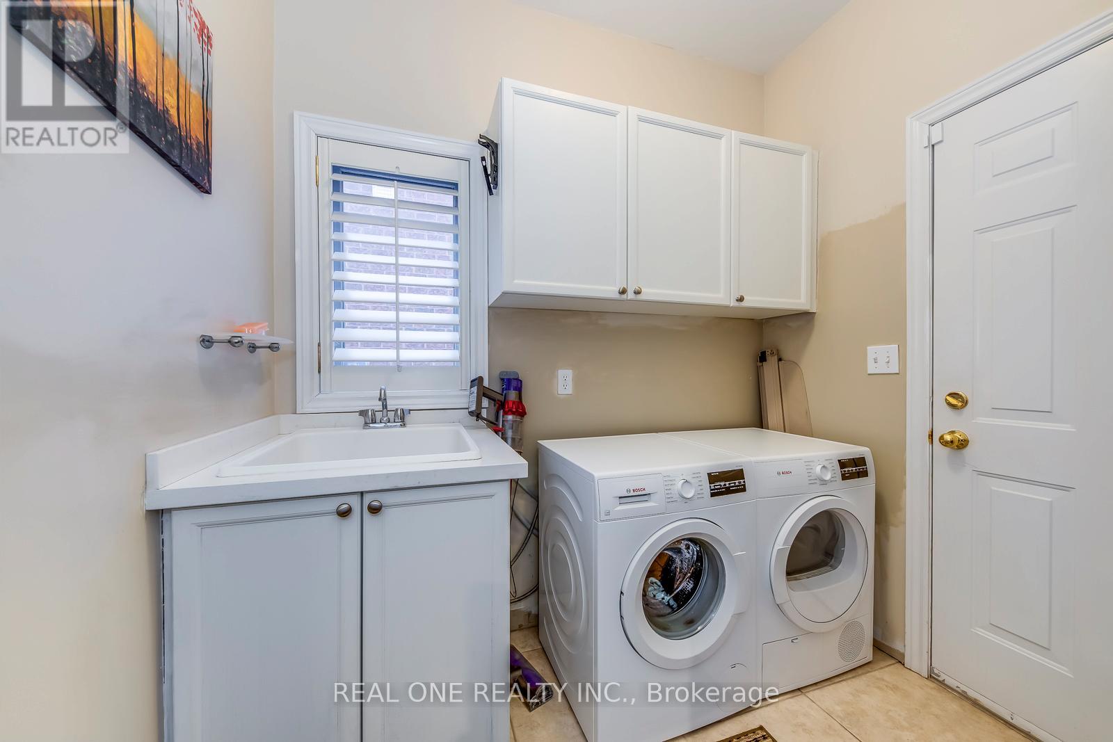 2211 North Ridge Trail, Oakville, Ontario  L6H 6W2 - Photo 23 - W12848694