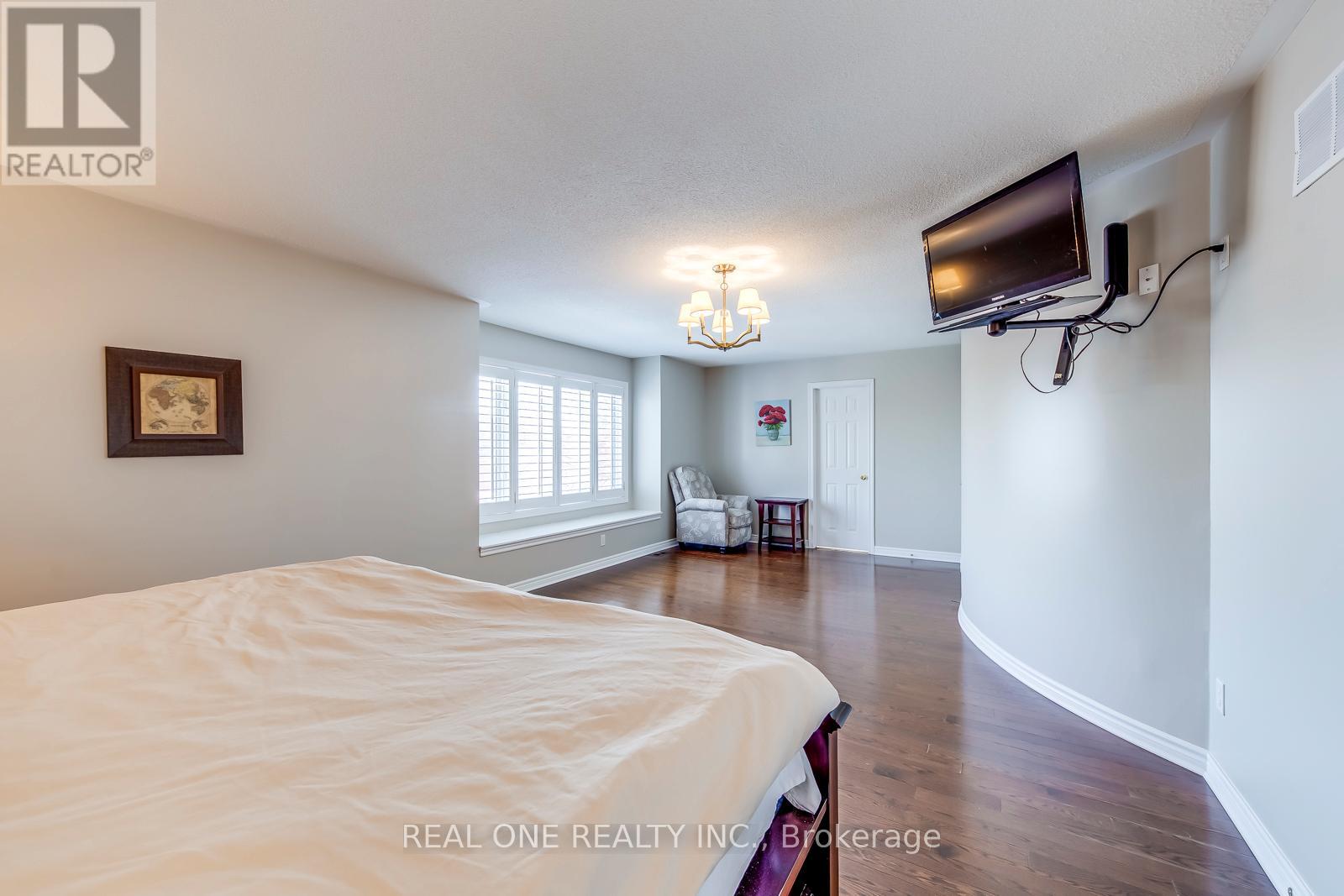 2211 North Ridge Trail, Oakville, Ontario  L6H 6W2 - Photo 27 - W12848694