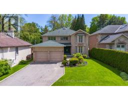 172 BURNHAMTHORPE ROAD, Toronto, Ontario