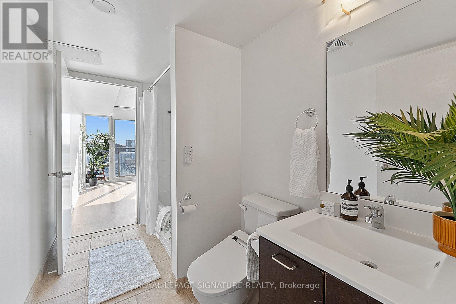 1013 - 38 Joe Shuster Way, Toronto, Ontario  M6K 0A5 - Photo 18 - W12848732