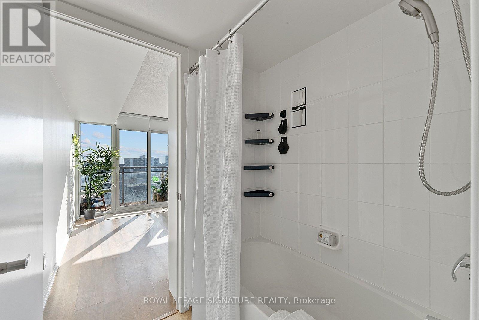 1013 - 38 Joe Shuster Way, Toronto, Ontario  M6K 0A5 - Photo 19 - W12848732