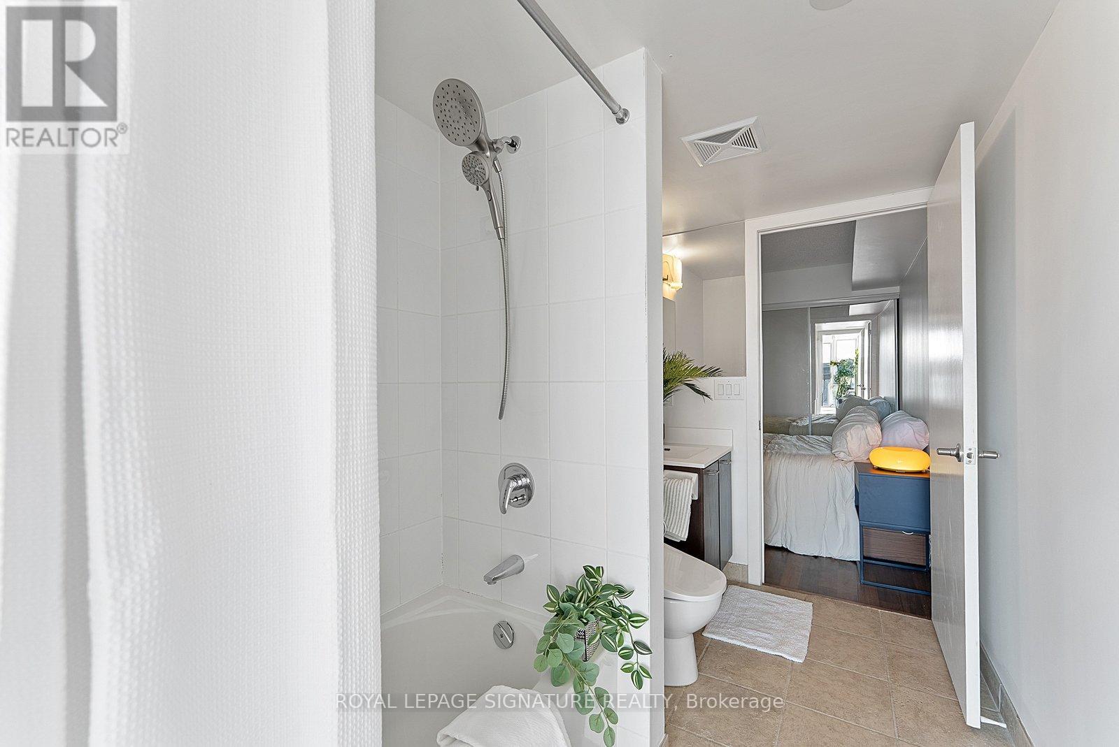 1013 - 38 Joe Shuster Way, Toronto, Ontario  M6K 0A5 - Photo 20 - W12848732