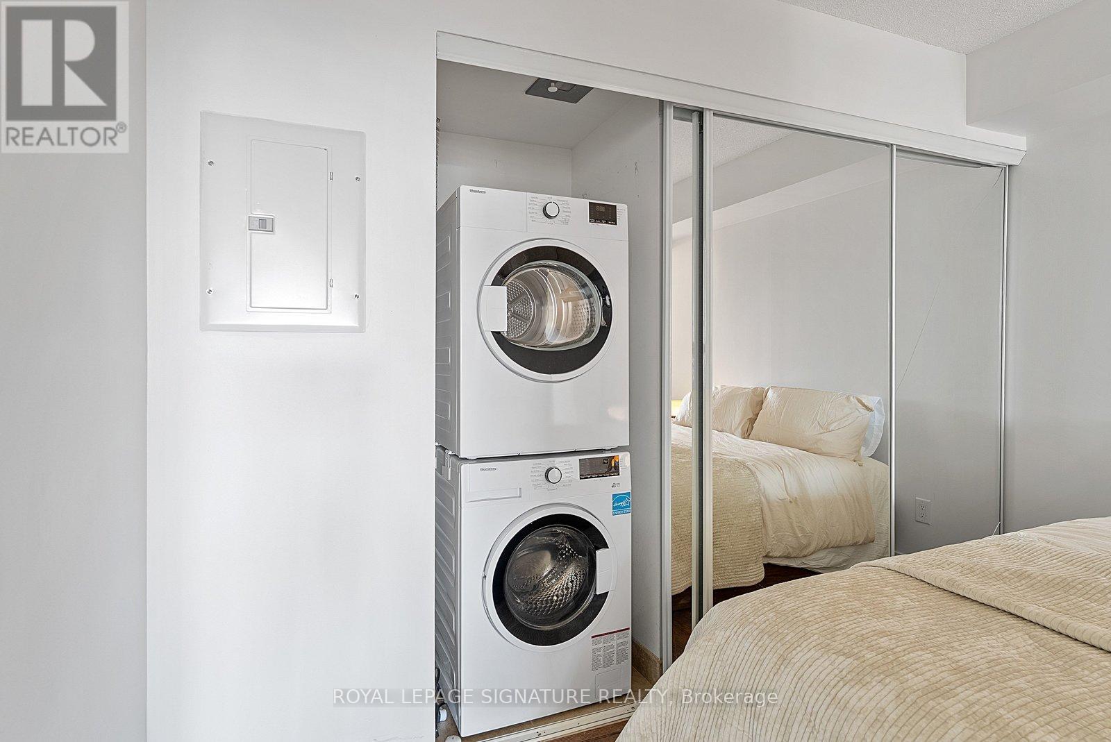 1013 - 38 Joe Shuster Way, Toronto, Ontario  M6K 0A5 - Photo 7 - W12848732