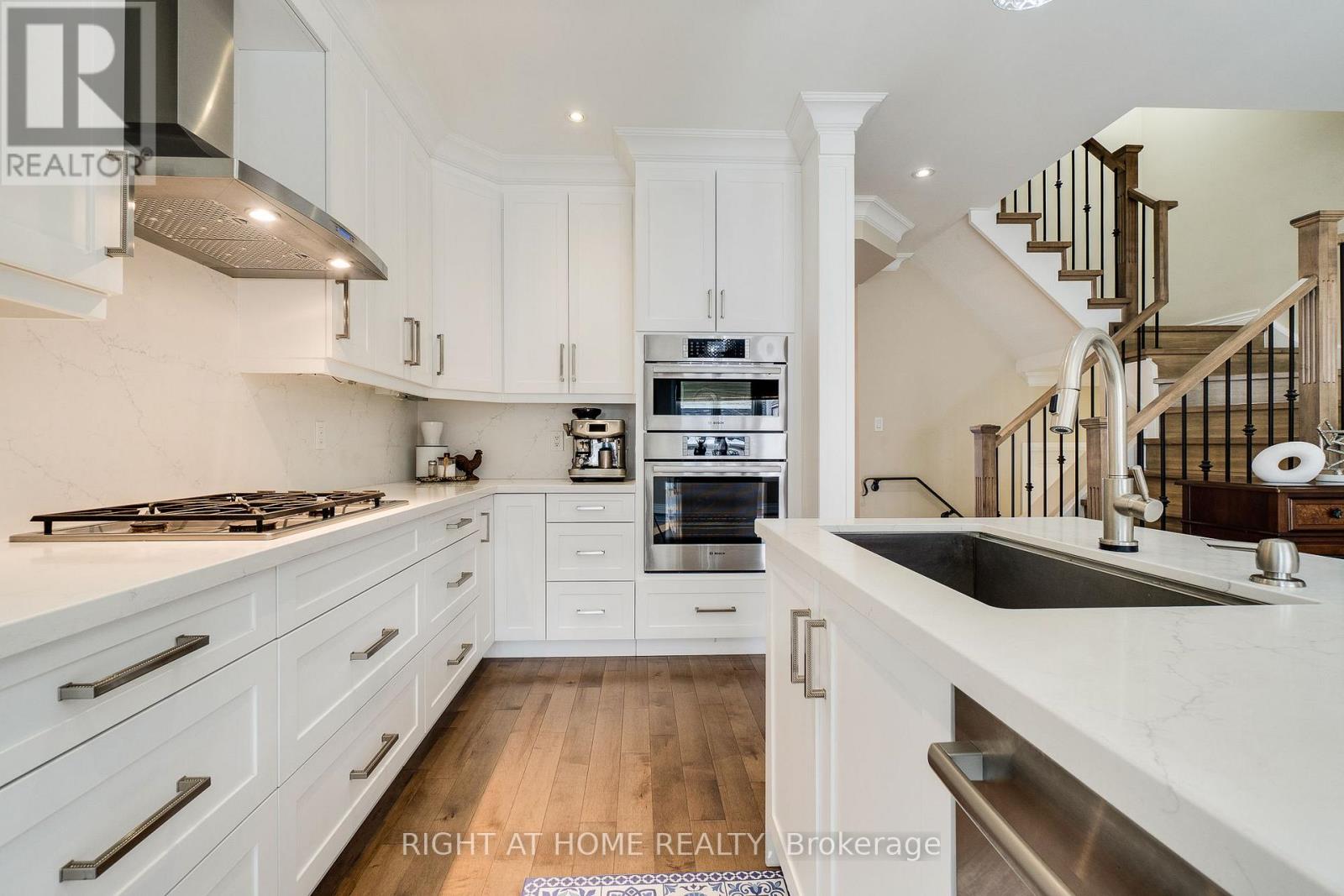 144 Gatwick Drive, Oakville, Ontario  L6H 6N3 - Photo 18 - W12848736