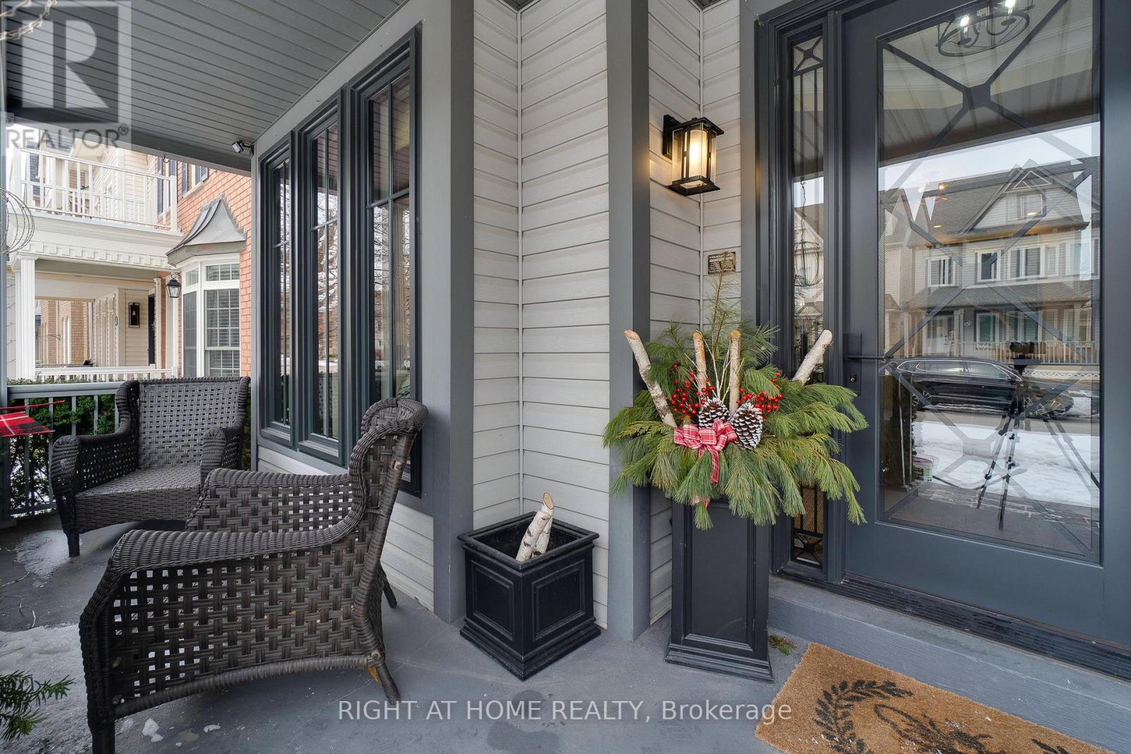 144 Gatwick Drive, Oakville, Ontario  L6H 6N3 - Photo 3 - W12848736