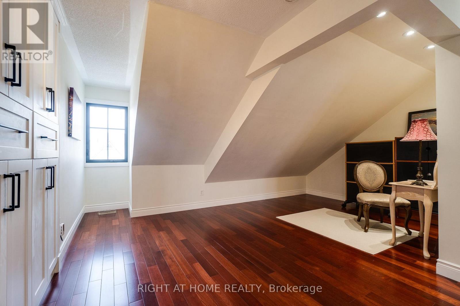 144 Gatwick Drive, Oakville, Ontario  L6H 6N3 - Photo 38 - W12848736