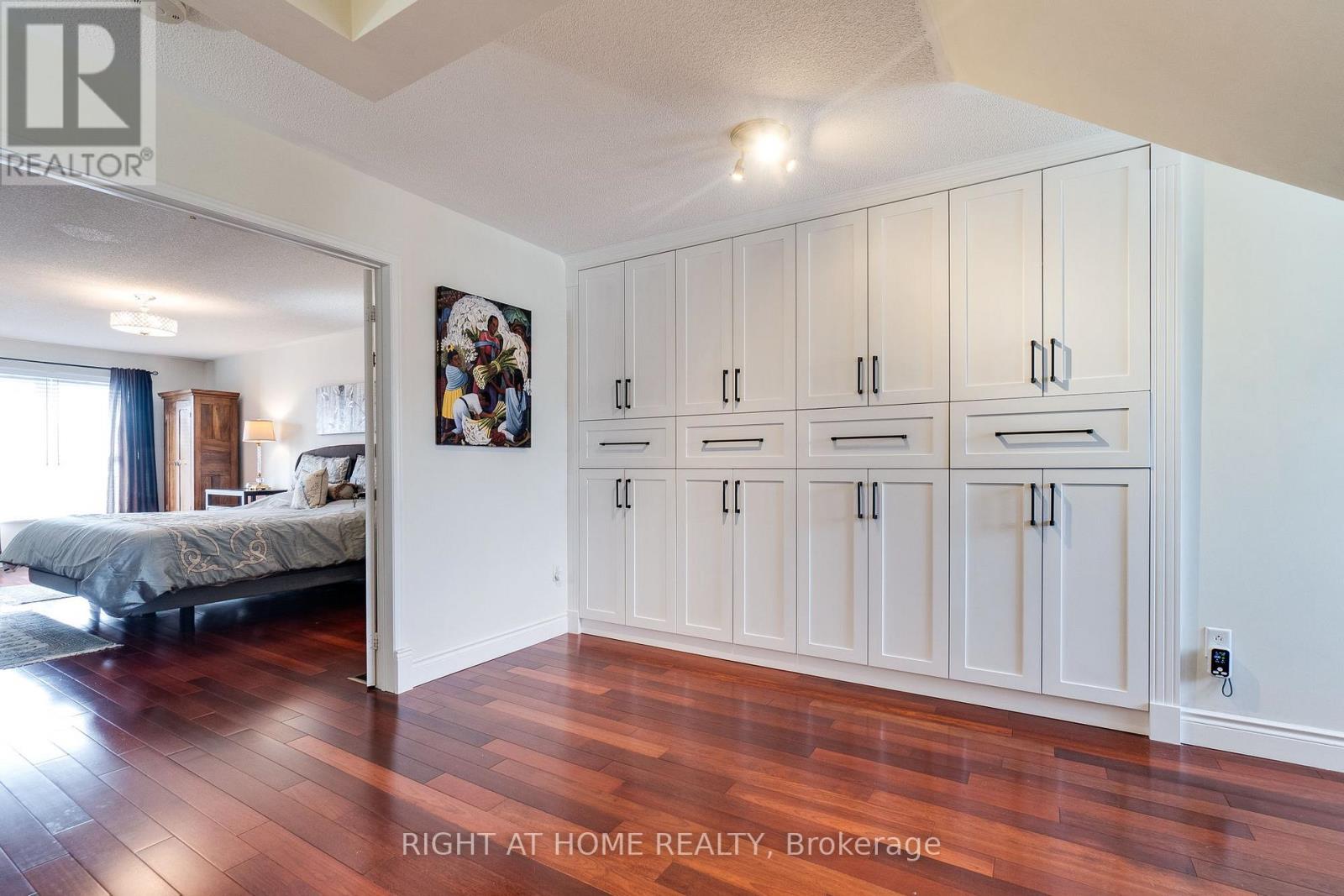 144 Gatwick Drive, Oakville, Ontario  L6H 6N3 - Photo 39 - W12848736