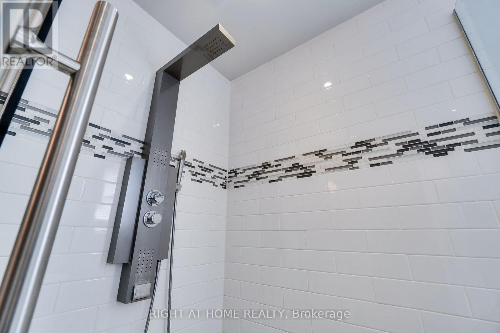 144 Gatwick Drive, Oakville, Ontario  L6H 6N3 - Photo 44 - W12848736