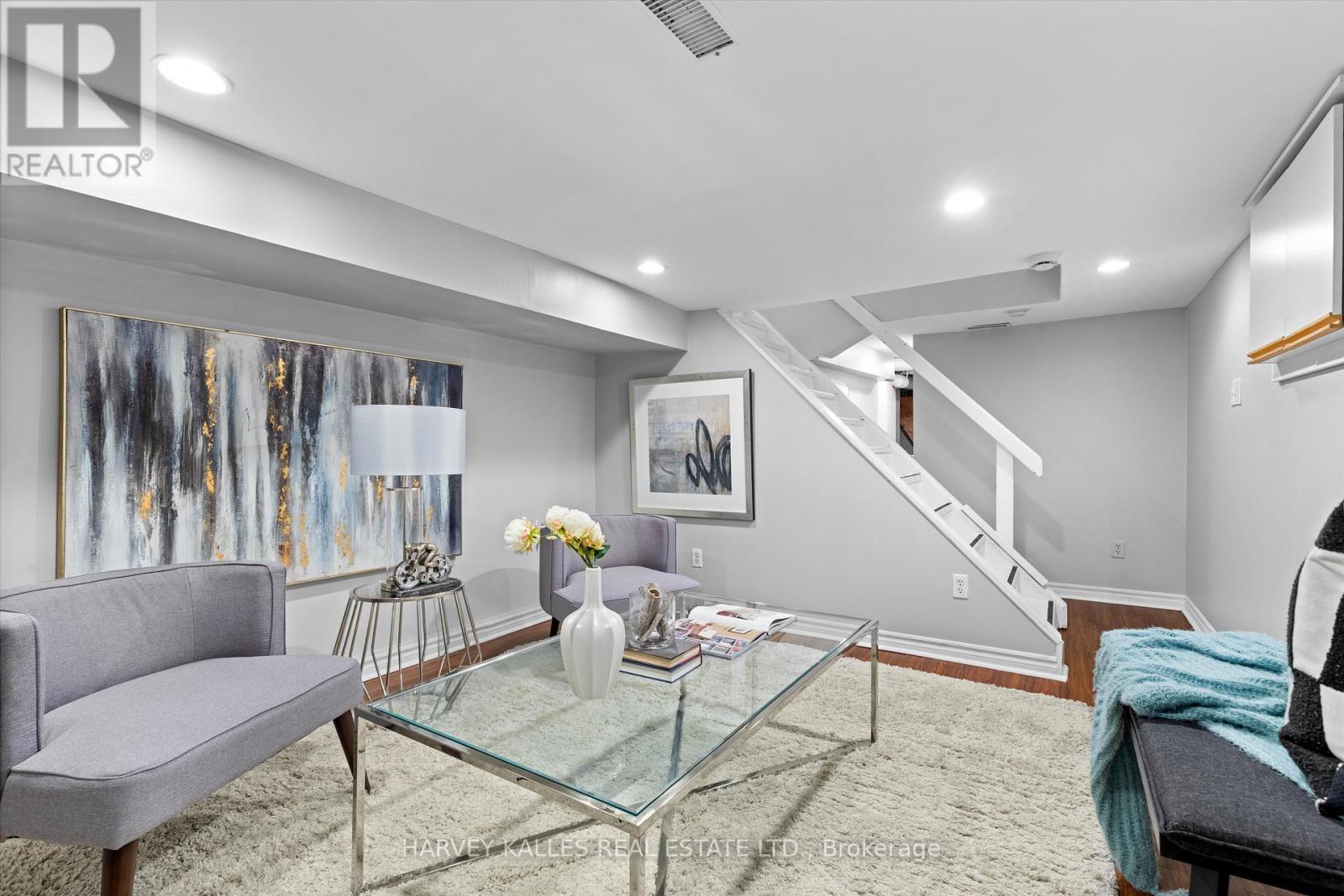 18 Page Avenue, Toronto, Ontario  M6S 2P5 - Photo 19 - W12848748