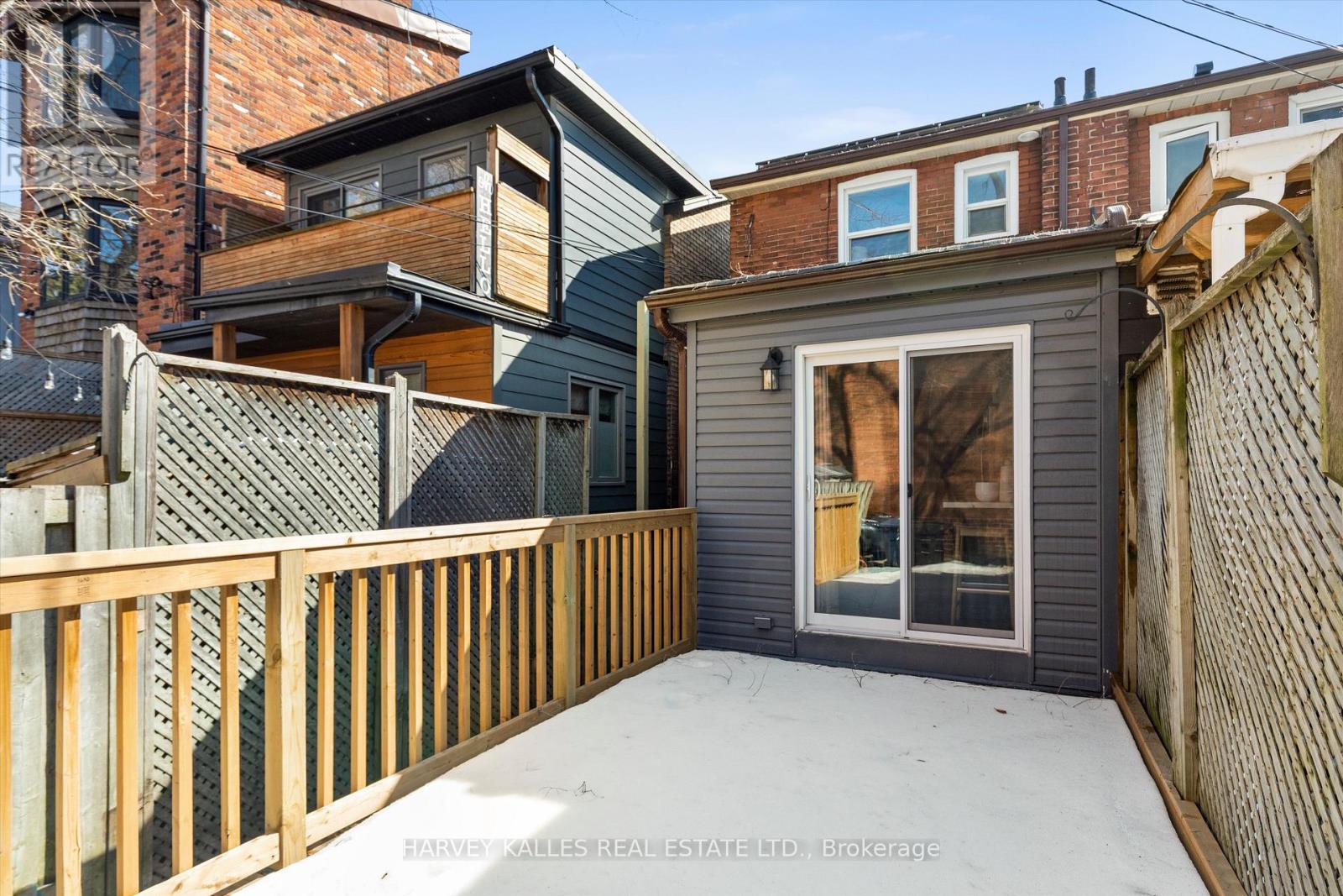 18 Page Avenue, Toronto, Ontario  M6S 2P5 - Photo 22 - W12848748