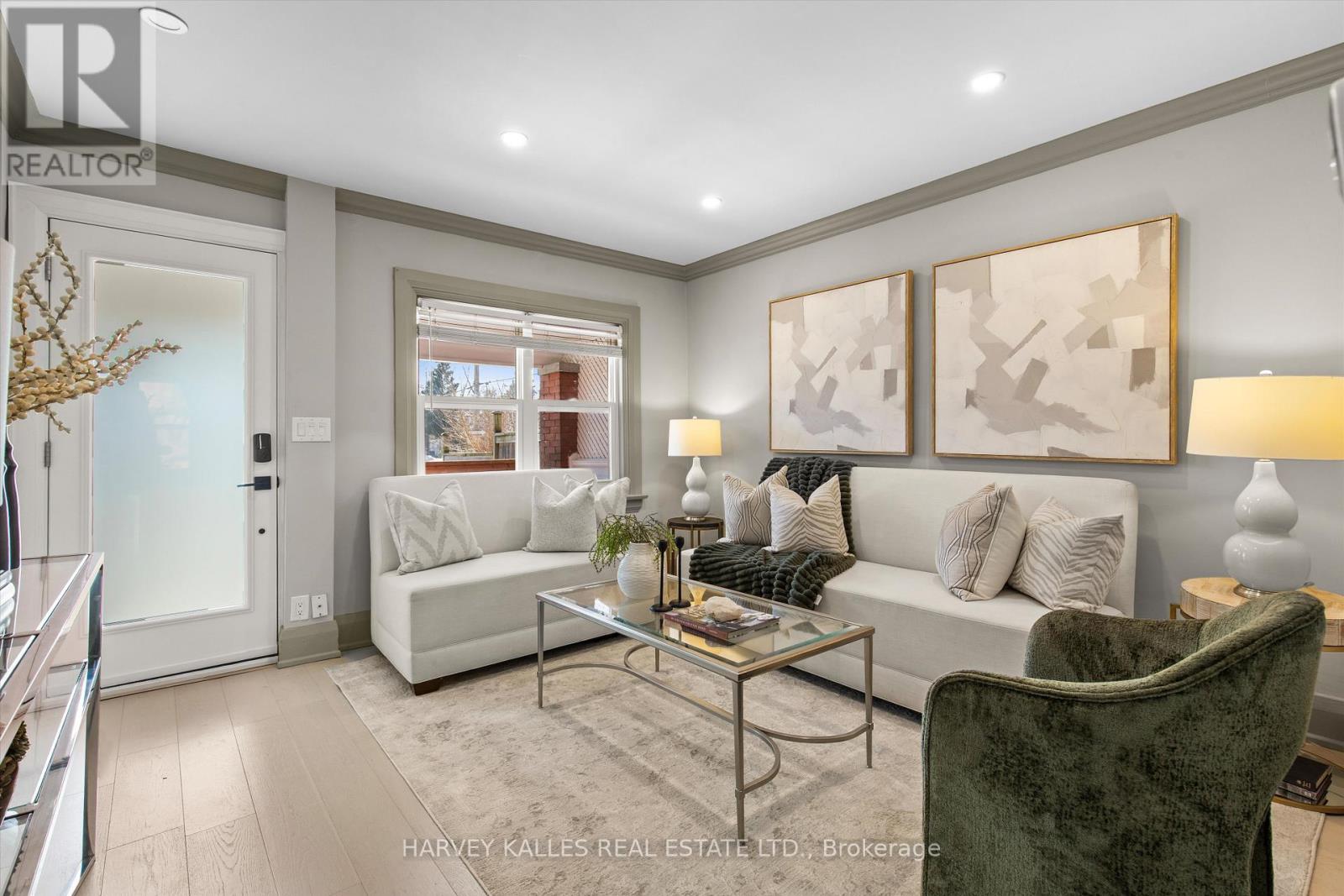 18 Page Avenue, Toronto, Ontario  M6S 2P5 - Photo 4 - W12848748