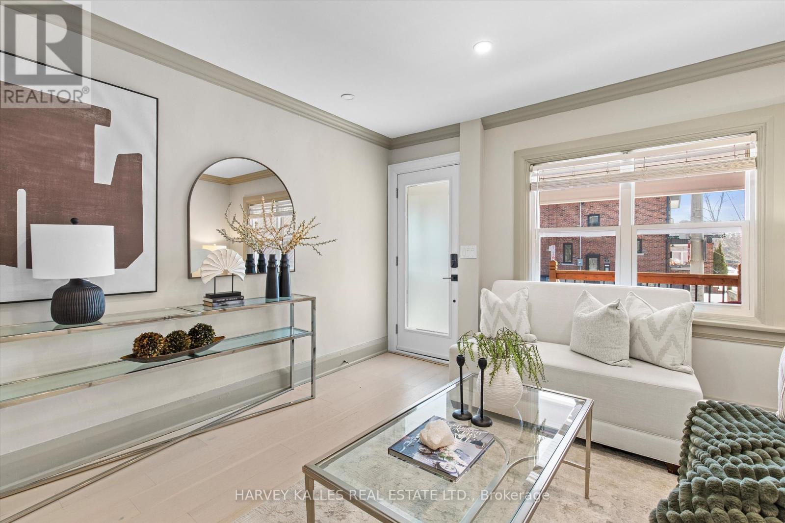 18 Page Avenue, Toronto, Ontario  M6S 2P5 - Photo 6 - W12848748