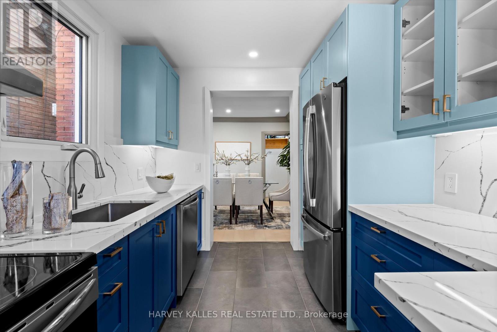 18 Page Avenue, Toronto, Ontario  M6S 2P5 - Photo 9 - W12848748