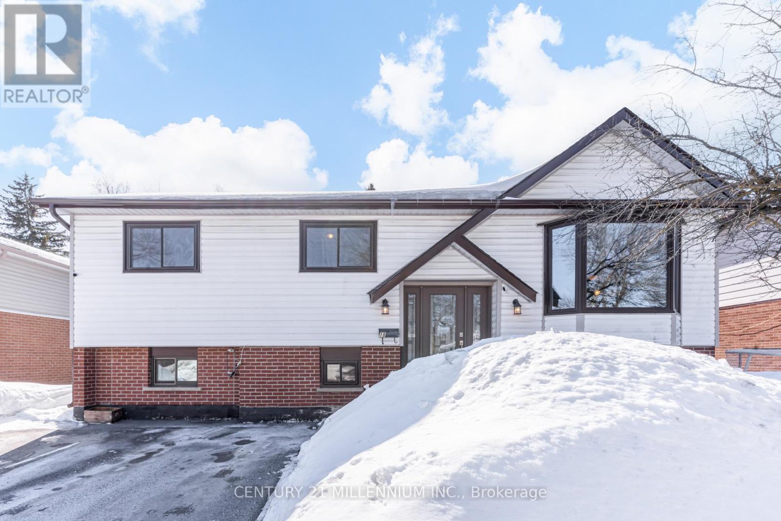 18 MORGANDALE CRESCENT E, Orangeville, Ontario