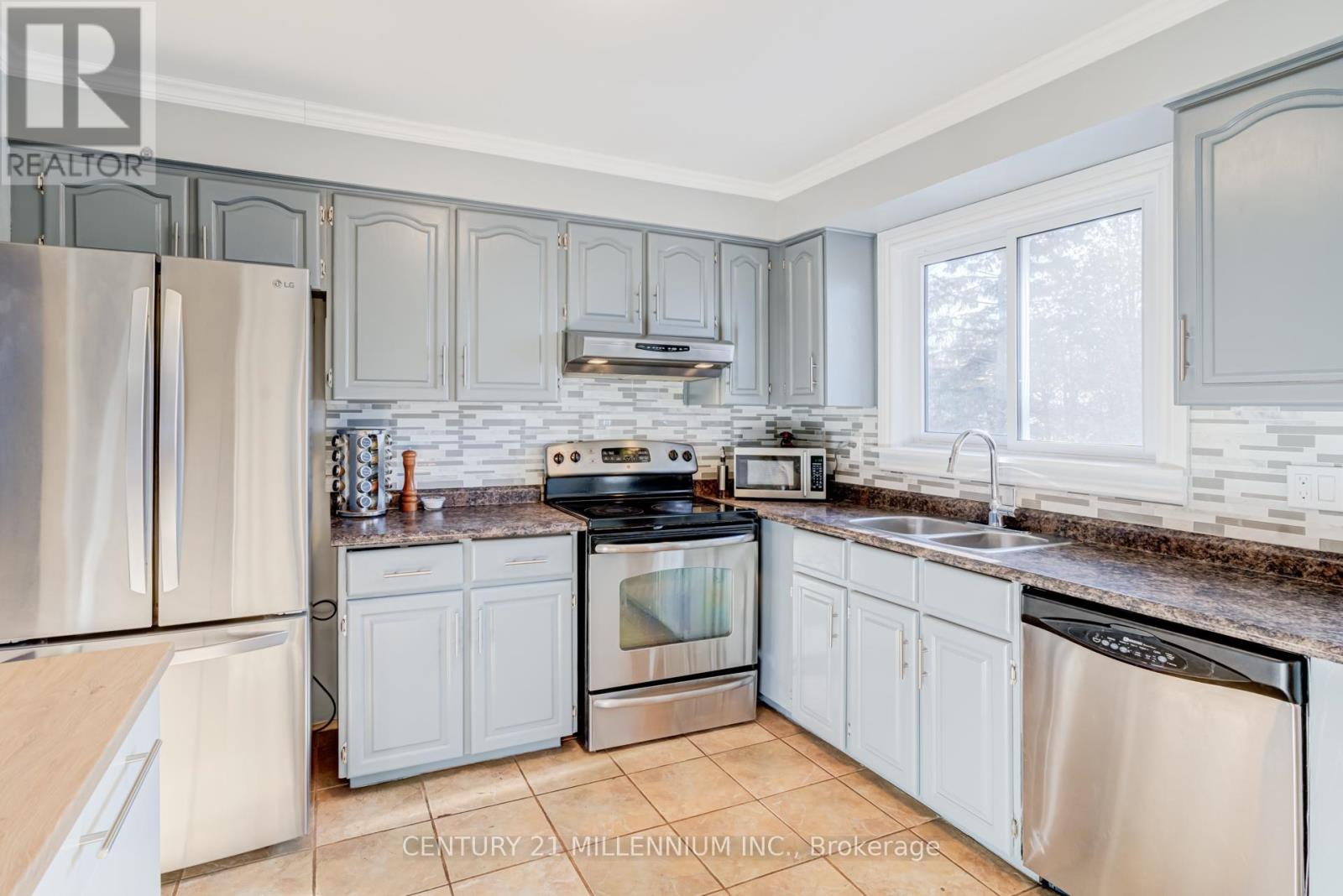 18 Morgandale Crescent E, Orangeville, Ontario  L9W 3C7 - Photo 12 - W12848752