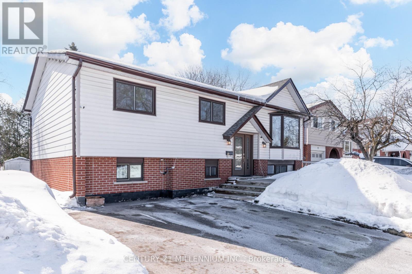 18 Morgandale Crescent E, Orangeville, Ontario  L9W 3C7 - Photo 2 - W12848752