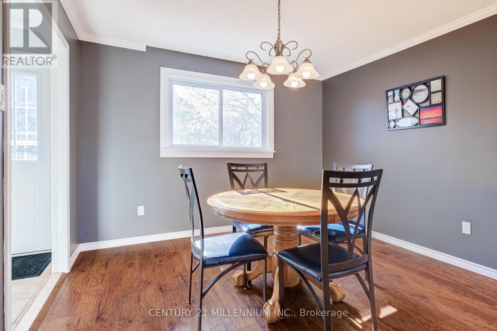 18 Morgandale Crescent E, Orangeville, Ontario  L9W 3C7 - Photo 5 - W12848752