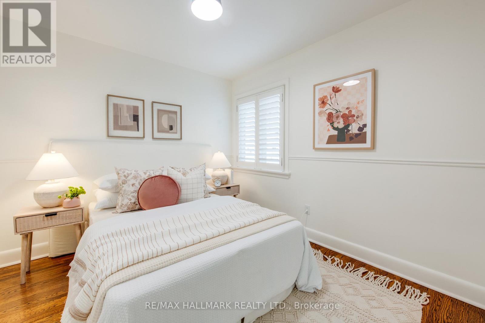 67 Saybrook Avenue, Toronto (Stonegate-Queensway), Ontario  M8Z 2V6 - Photo 12 - W12848814