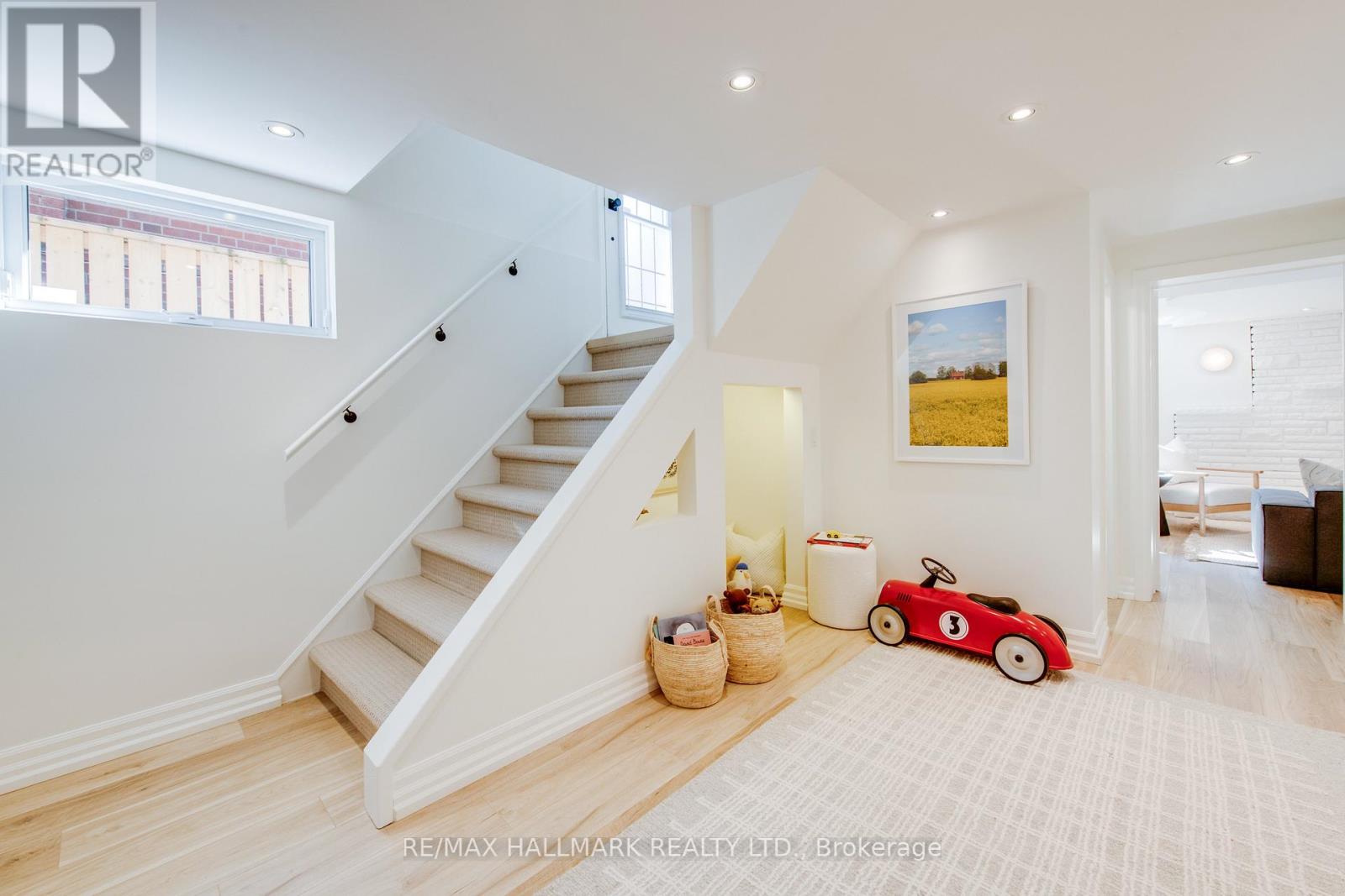 67 Saybrook Avenue, Toronto (Stonegate-Queensway), Ontario  M8Z 2V6 - Photo 15 - W12848814