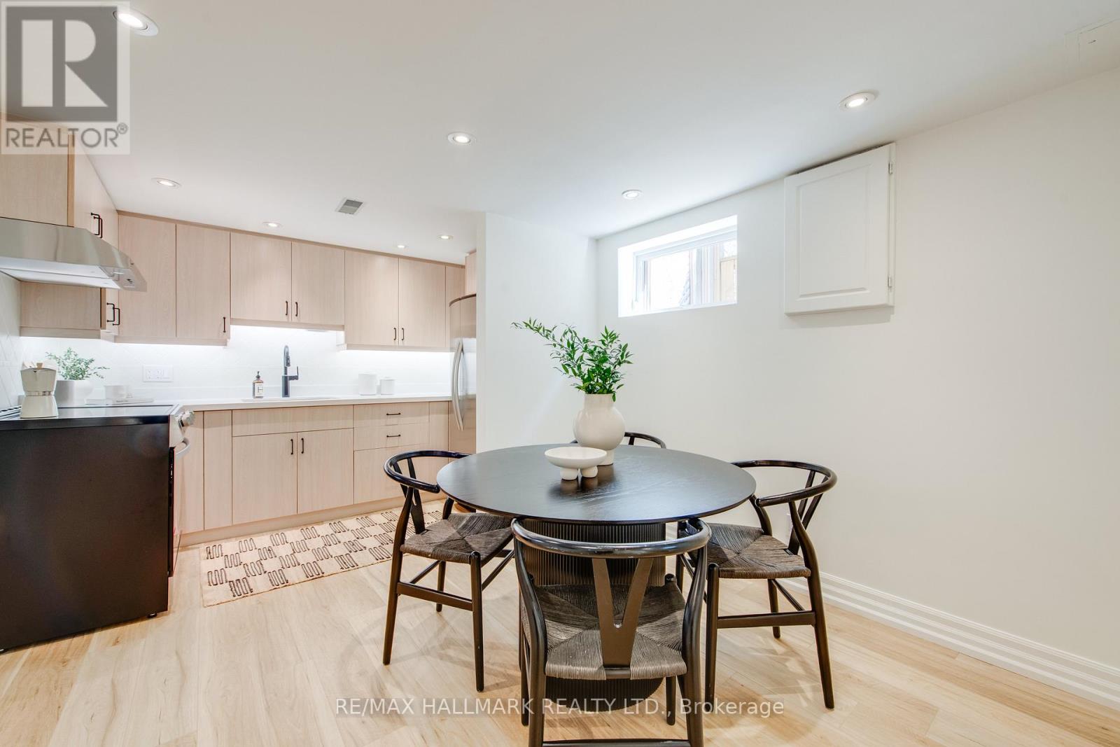 67 Saybrook Avenue, Toronto (Stonegate-Queensway), Ontario  M8Z 2V6 - Photo 16 - W12848814