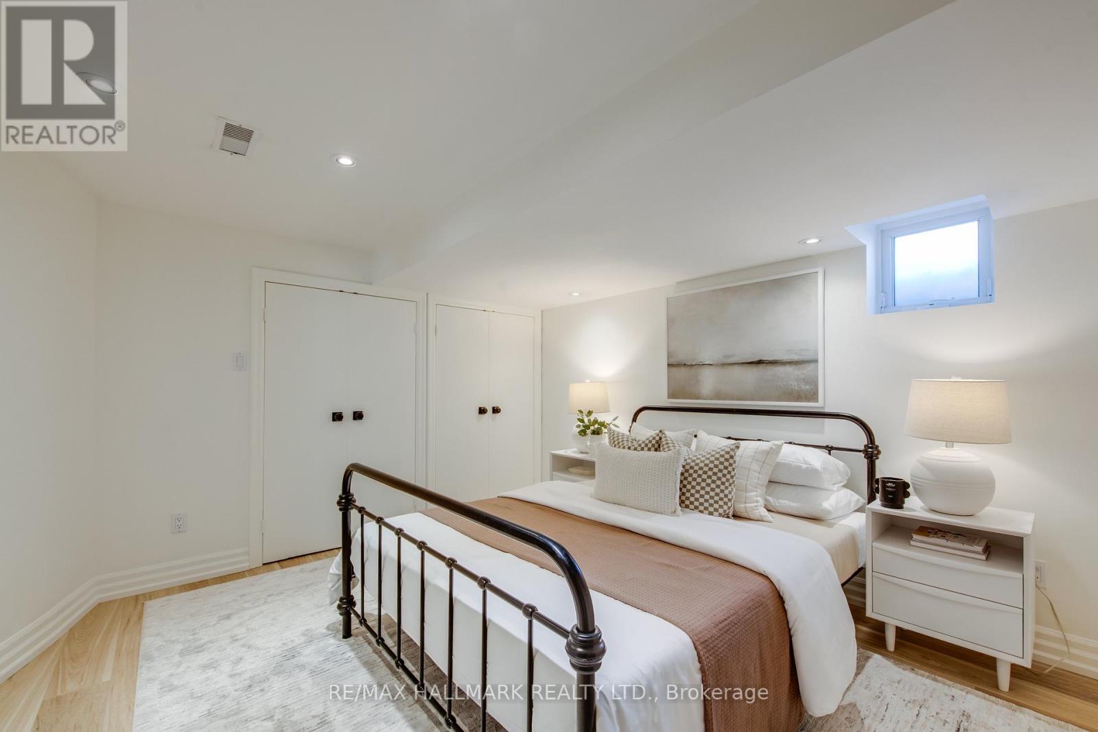 67 Saybrook Avenue, Toronto (Stonegate-Queensway), Ontario  M8Z 2V6 - Photo 18 - W12848814