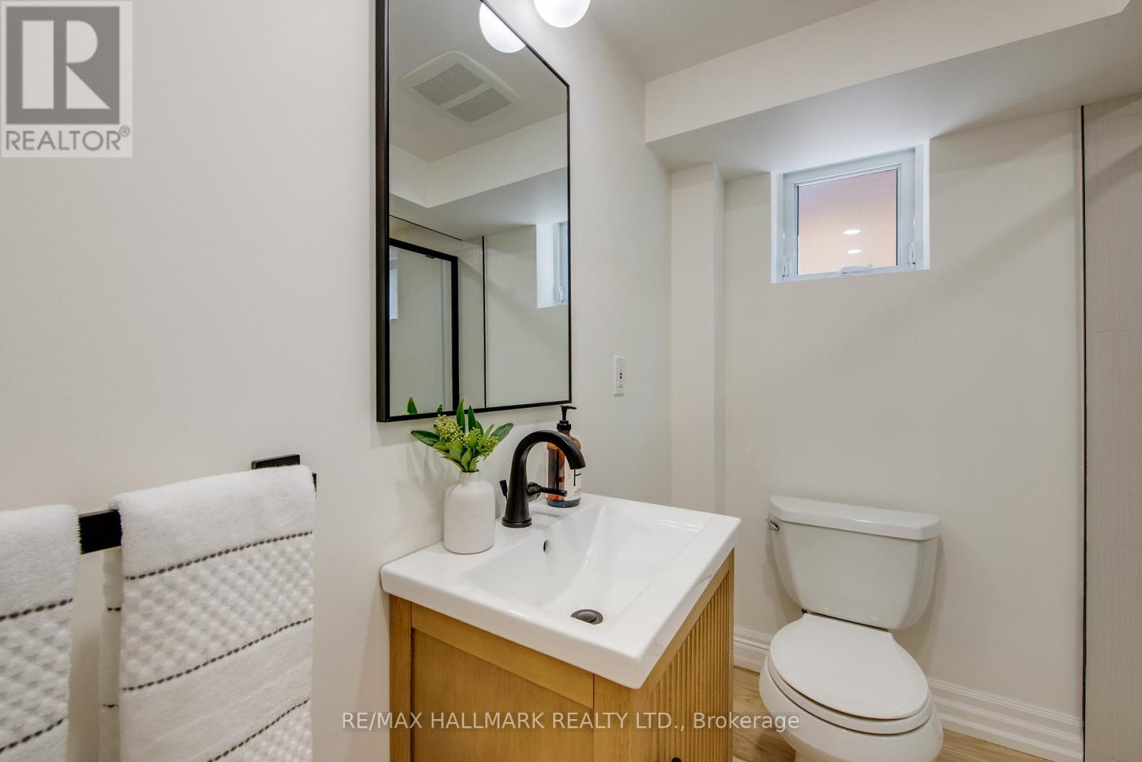 67 Saybrook Avenue, Toronto (Stonegate-Queensway), Ontario  M8Z 2V6 - Photo 20 - W12848814