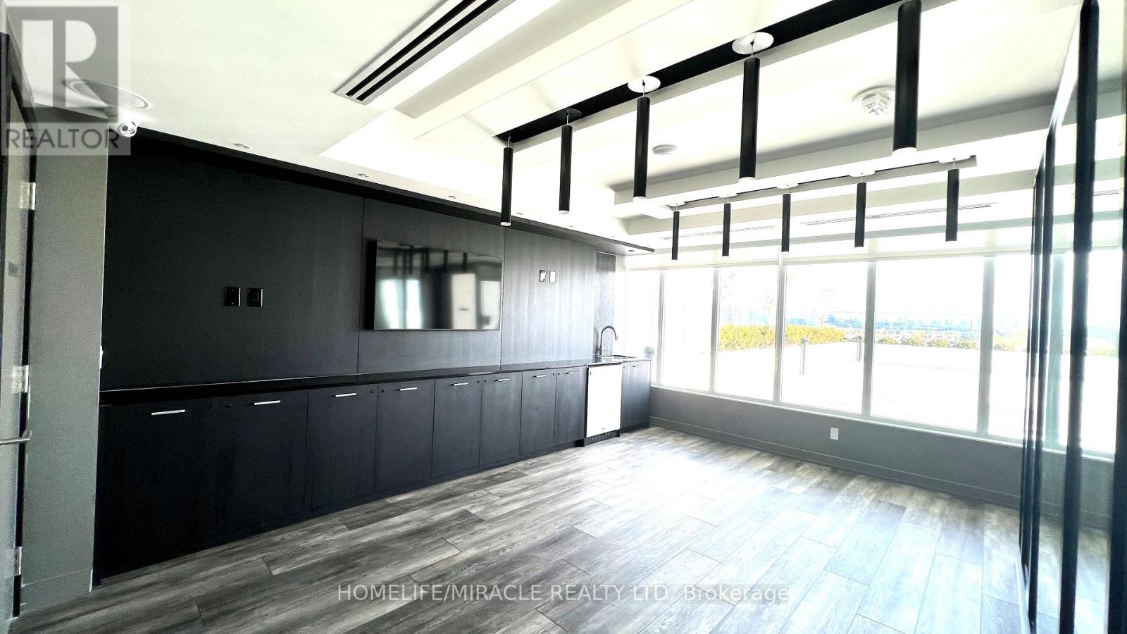 1005 - 10 Wilby Crescent, Toronto (Weston), Ontario  M9N 1E5 - Photo 17 - W12848862